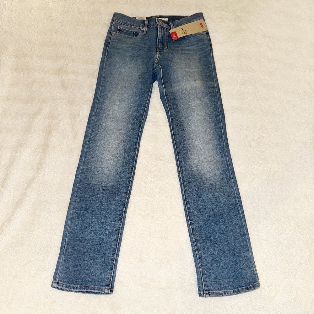NWT Levis Sculpt Shaping Slim Mid Rise Jeans